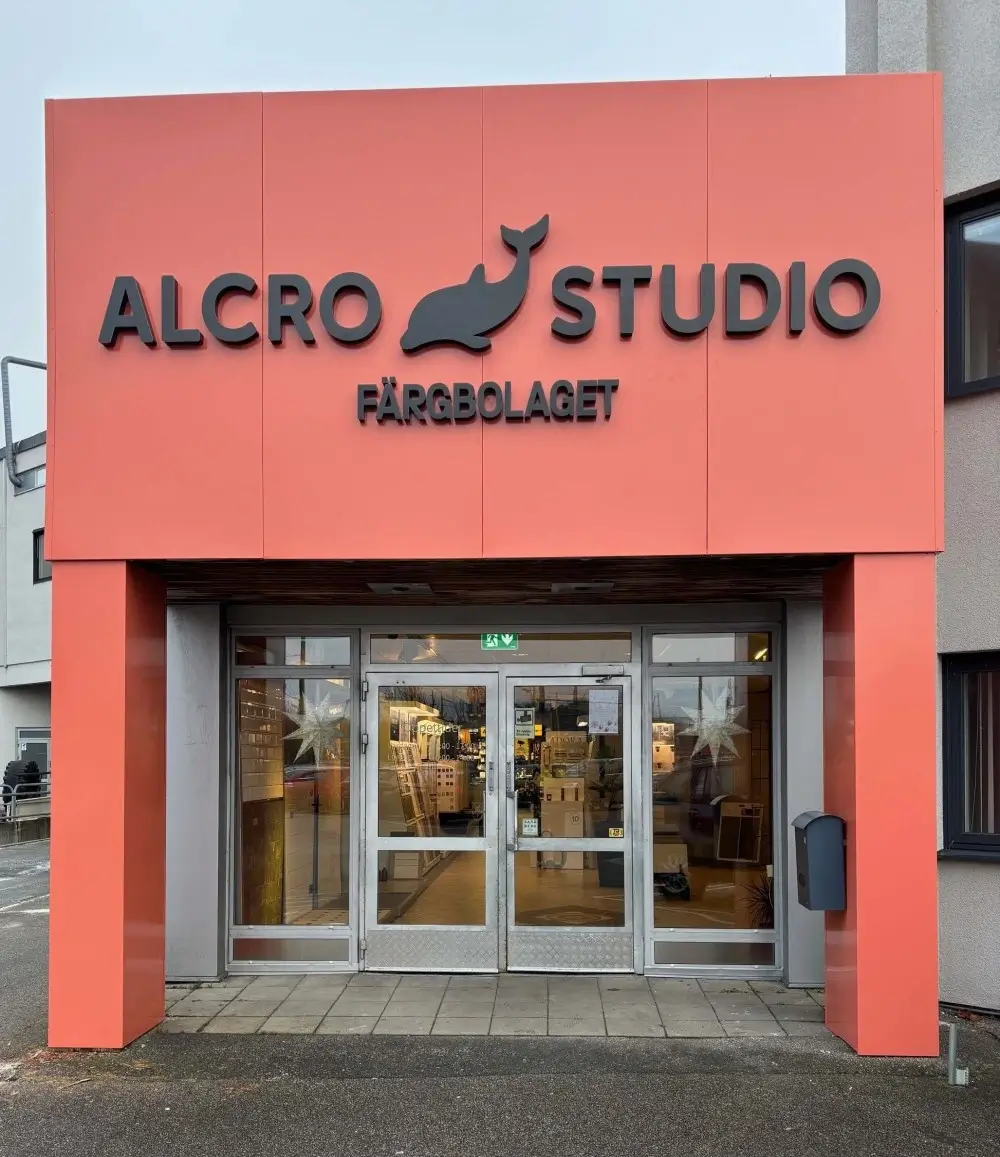 Ledskylt åt Alcro Studio dagtid Ledskylt åt Alcro Studio dagtid