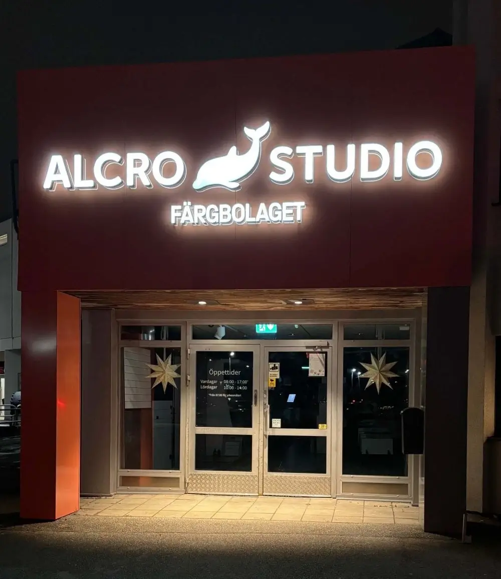 Ledskylt åt Alcro Studio nattetid Ledskylt åt Alcro Studio nattetid